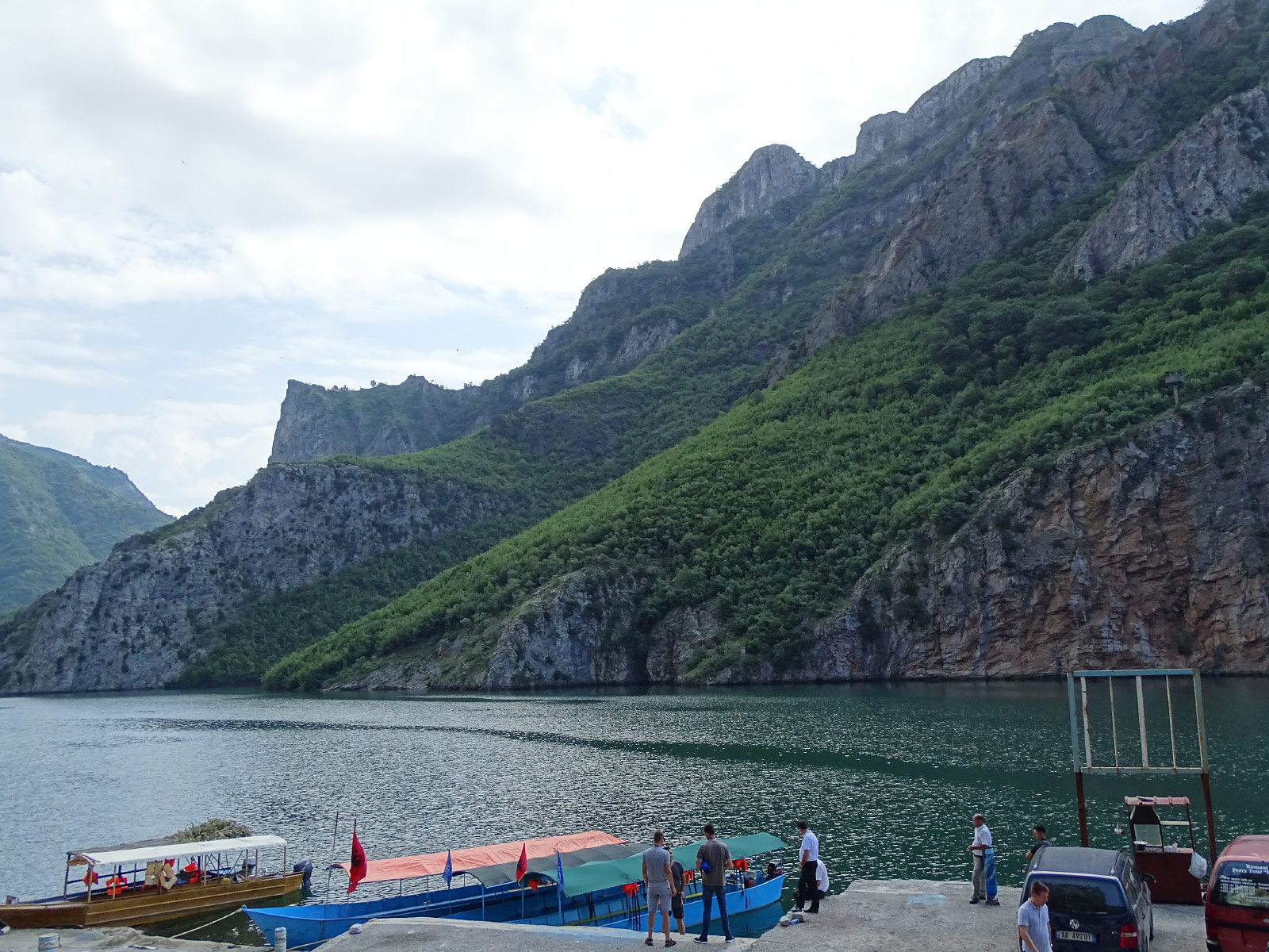 Komani Port (Photo license: CC BY 2.0)